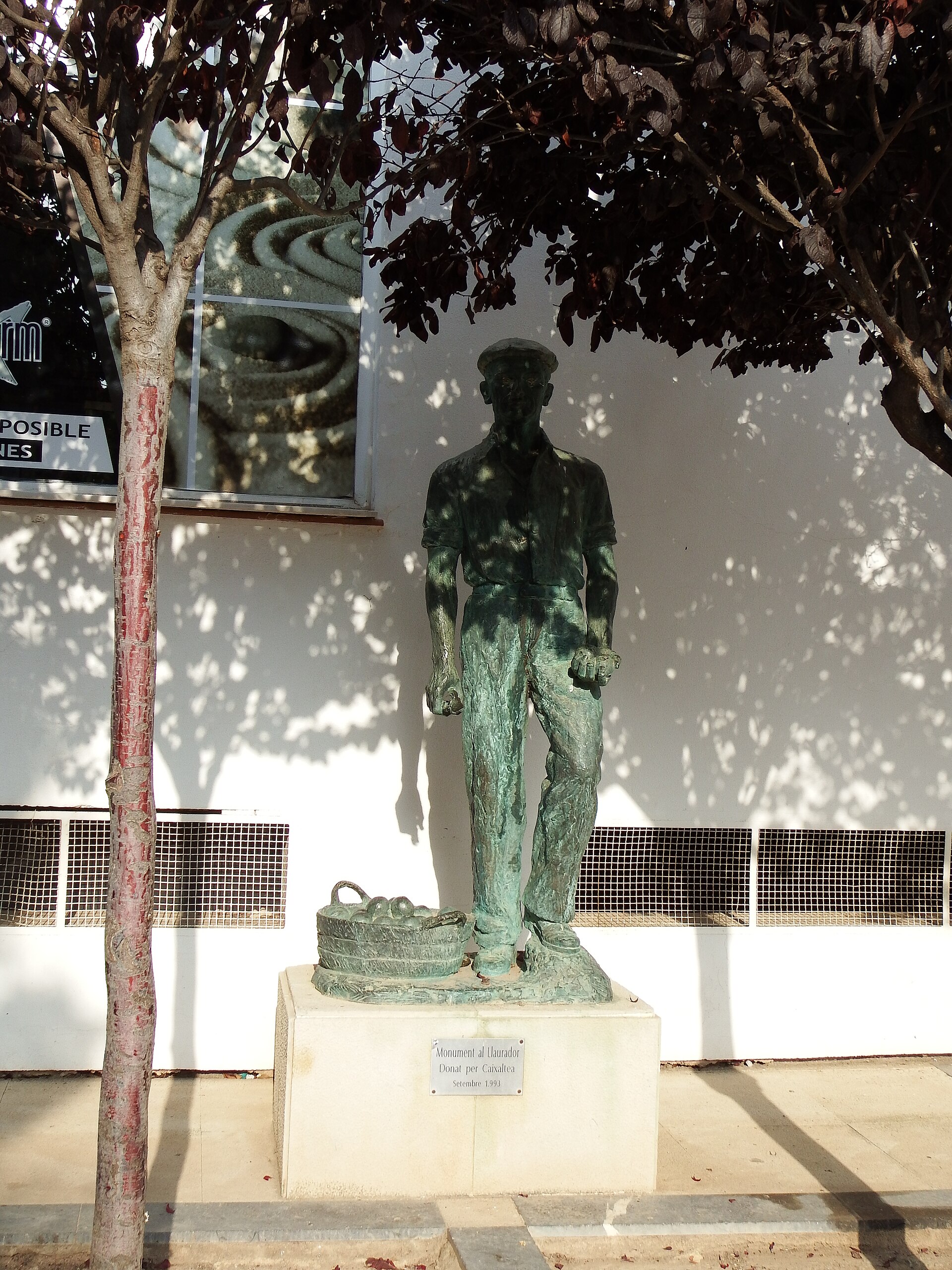 Monument al Llaurador a la Plaça de la Creu, Altea
