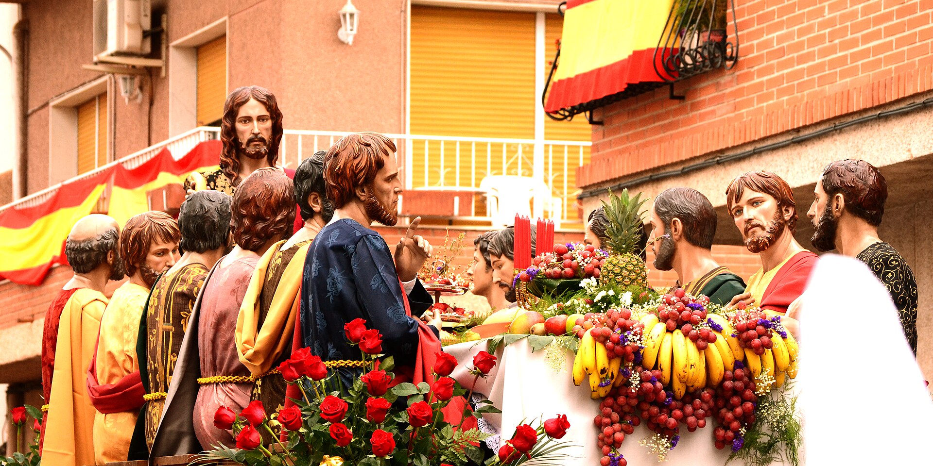 Paso procesional con la escena de la Santa Cena en Archena