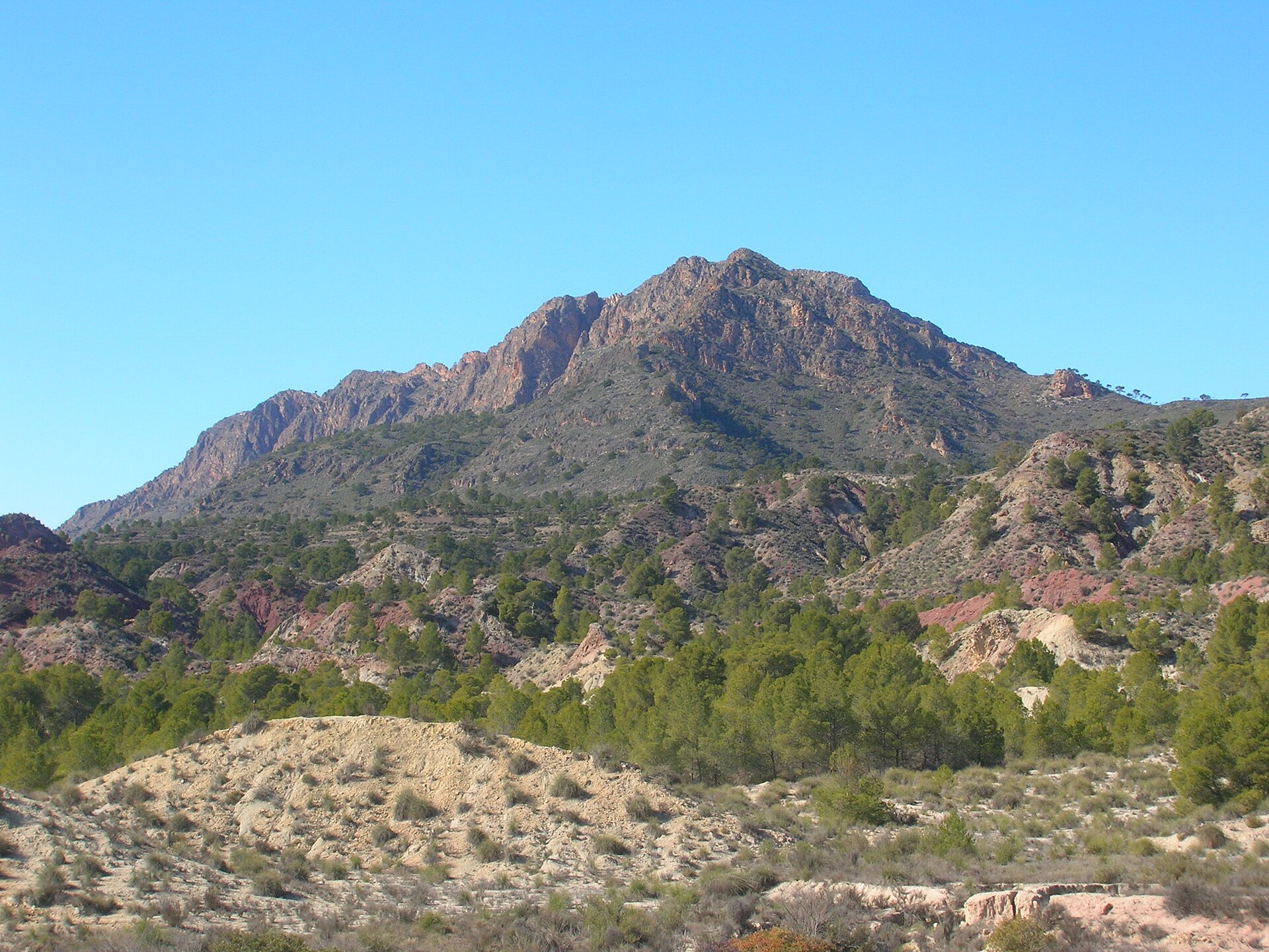 Sierra del Molino (cara SE) vista desde el embalse Alfonso XIII, Calasparra