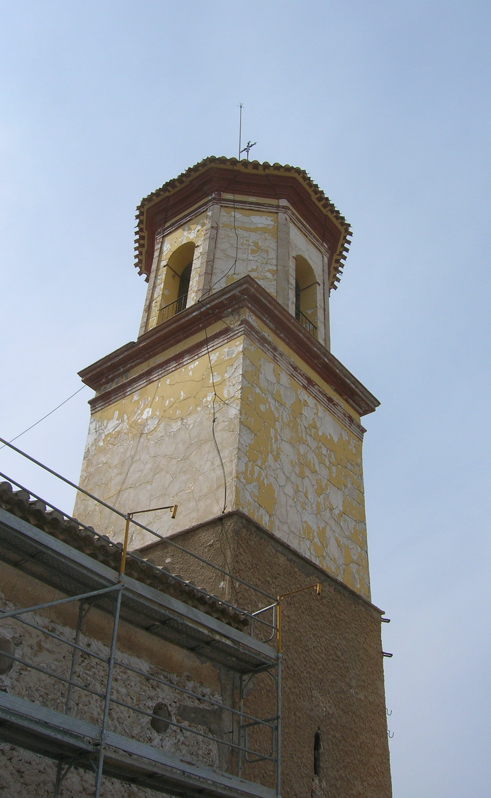 Campanario de la iglesia de los Santos en Calasparra