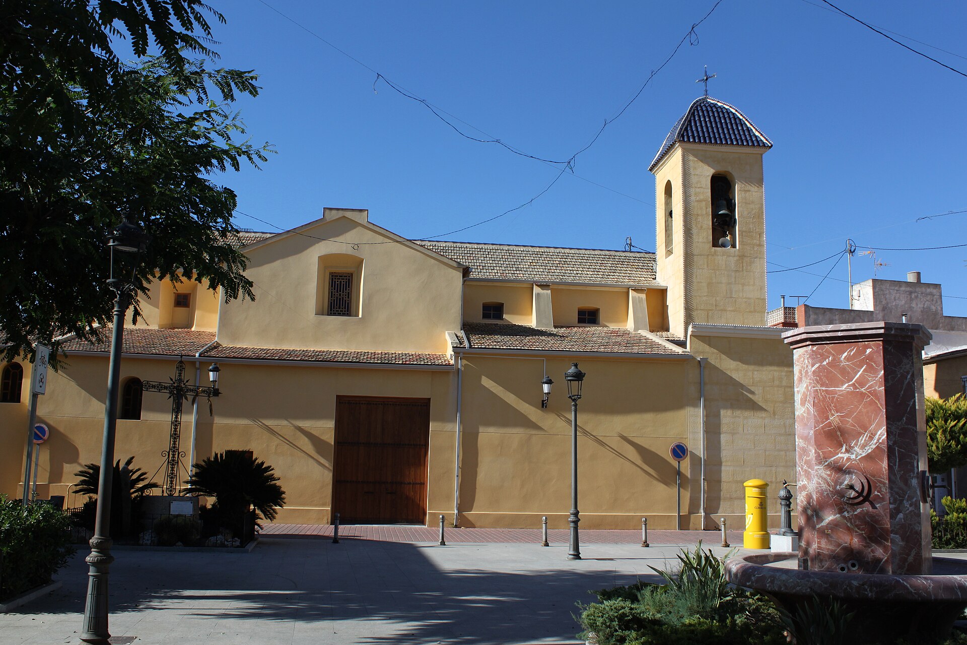 Daya Nueva — Torre del campanario de la iglesia