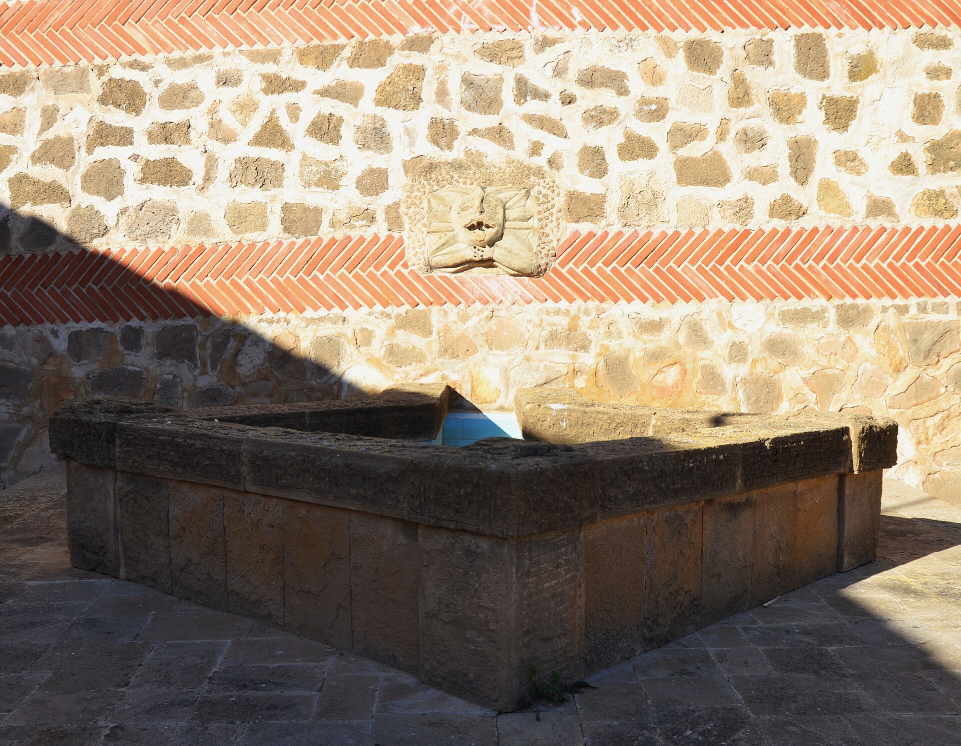 Font sota el castell de Guardamar del Segura
