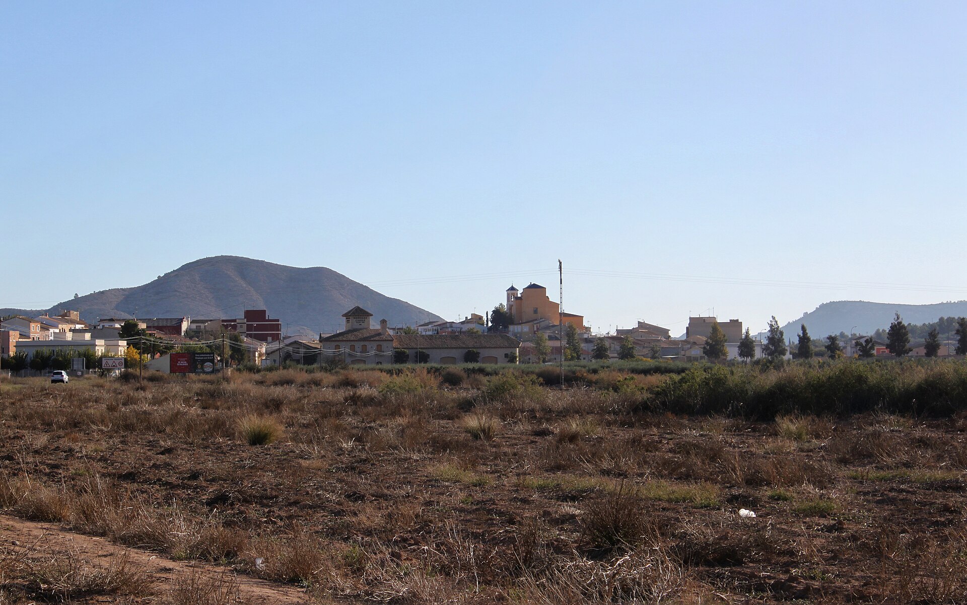 Vista general del pueblo y montañas, Hondón de las Nieves