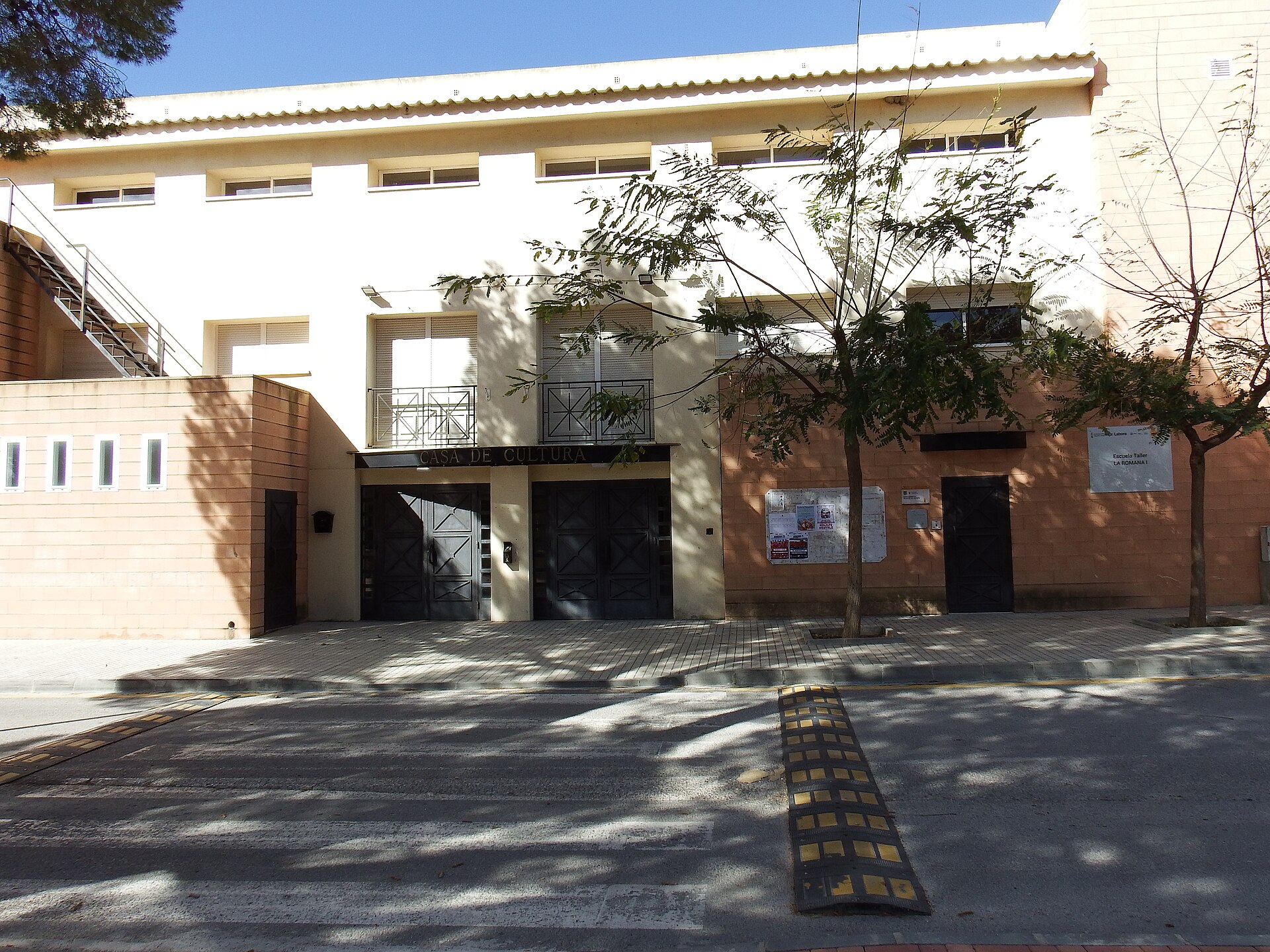 Fachada de la Casa de la Cultura de La Romana