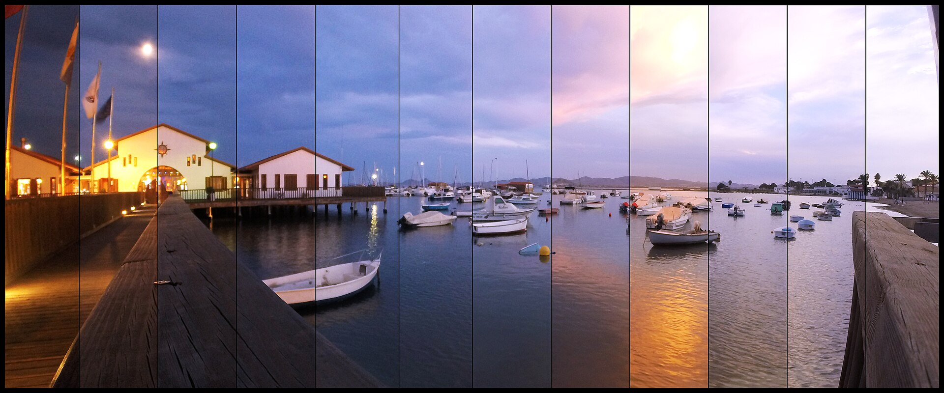 Puerto y embarcaciones en el paseo marítimo de Los Alcázares