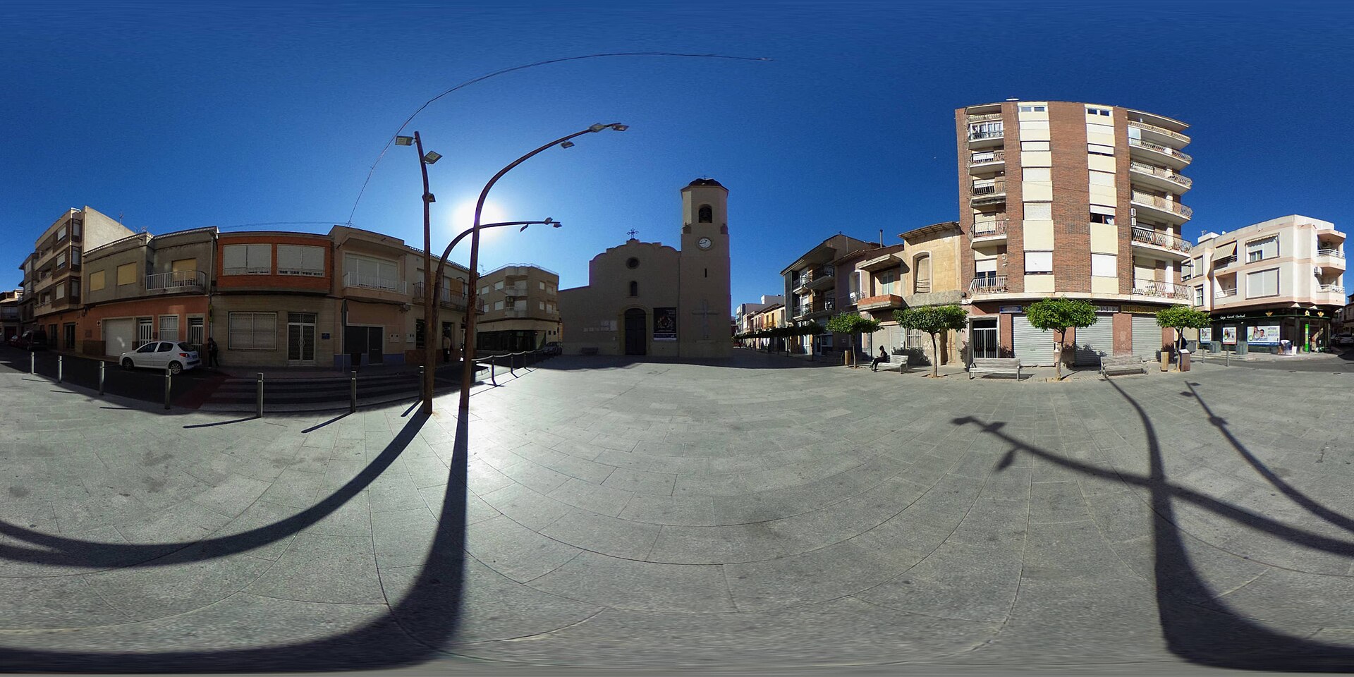 Plaza Francisco Martínez Morales con la iglesia parroquial de Rafal