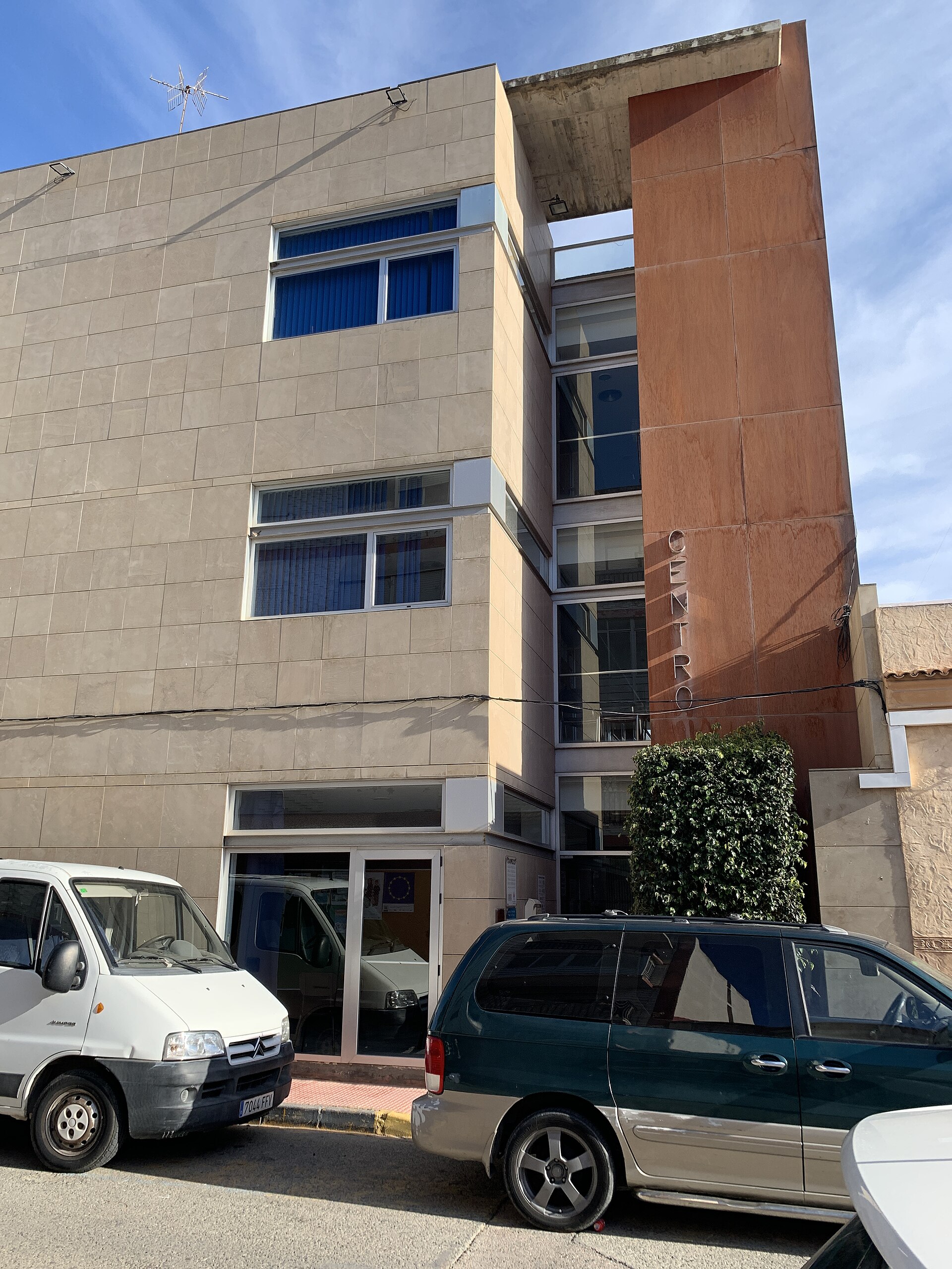 Biblioteca pública municipal de San Fulgencio (fachada)