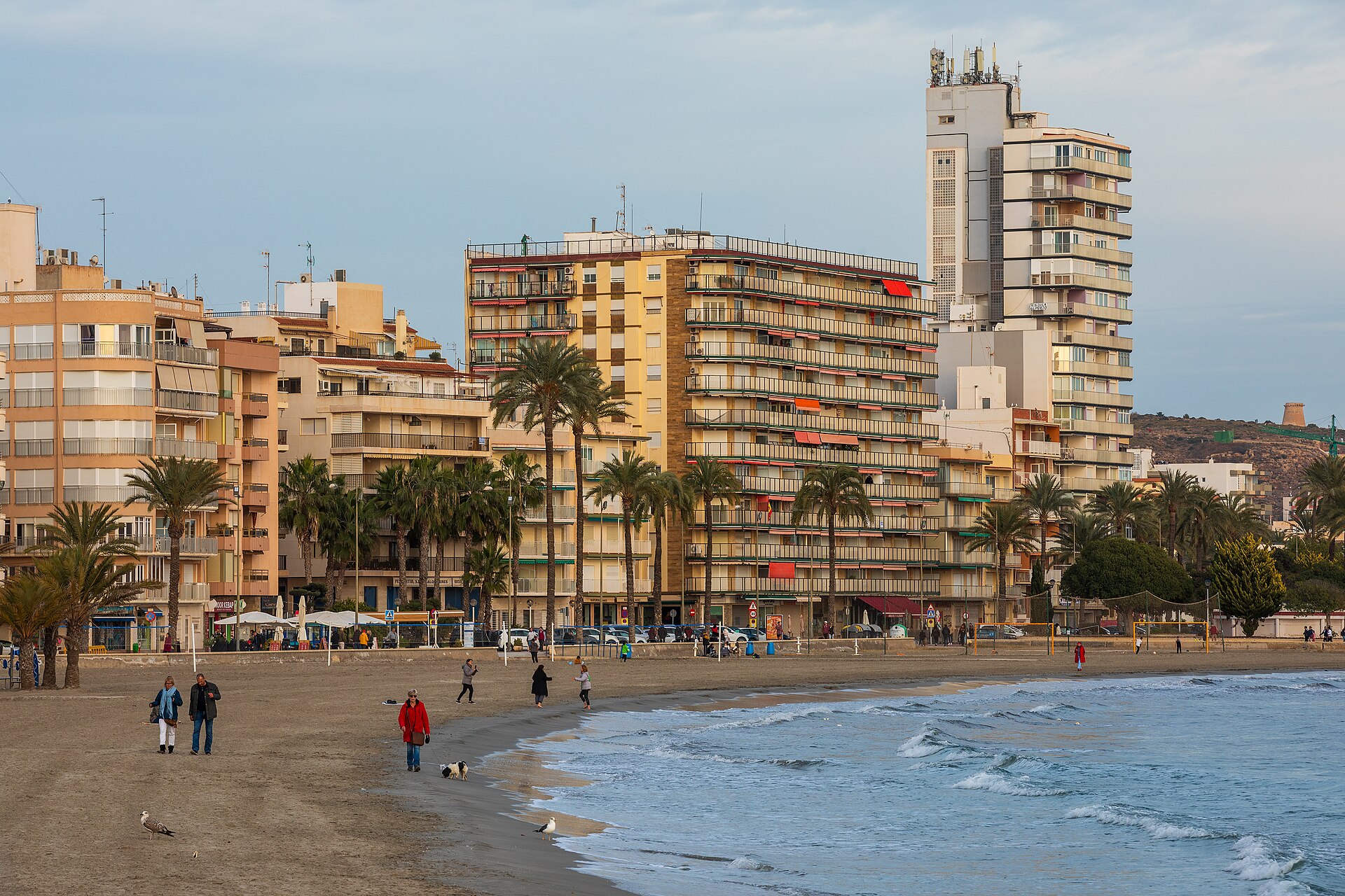 Platja de Llevant y paseo marítimo en Santa Pola